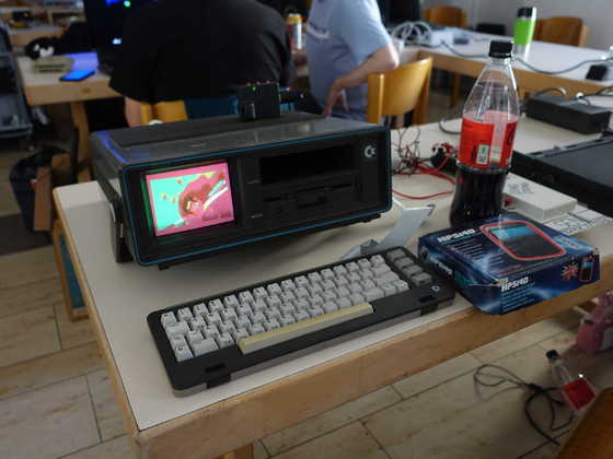 2025-05-027 - HomeCon 84 - Wreck-It-Ralph auf einem Commodore SX 64
