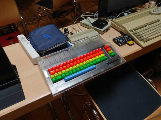 2025-08-044 - HomeCon 85, Retrolution 2025 - Ultimate 64 mit bunten Tasten