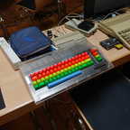 2025-08-044 - HomeCon 85, Retrolution 2025 - Ultimate 64 mit bunten Tasten