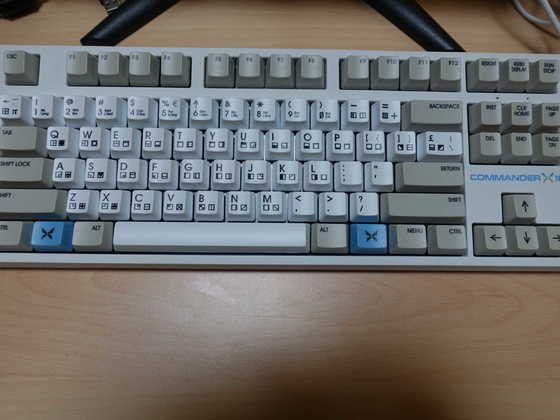 2025-08-095 - HomeCon 85, Retrolution 2025 - Tastatur Commander X16