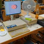 2025-08-015 - HomeCon 85, Retrolution 2025 - Amiga 1000 mit Boing-Demo und Sidecar