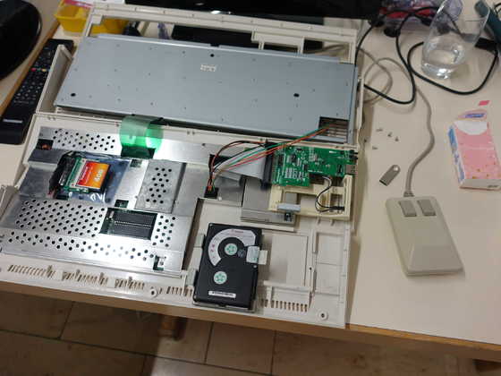 2025-11-005 - HomeCon 86 - Festplattentausch beim Amiga 1200