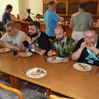 2025-08-072 - HomeCon 85, Retrolution 2025 - Hot-Dog-Abendessen, Ritti-Reihe