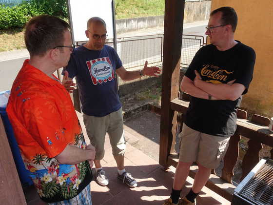 2025-07-036 - HainCon 11 - Tomacco, Florian und void80 reden ueber Friedhoefe und Beerdigungsmethoden