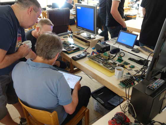 2025-05-009 - HomeCon 84 - C64-Reparaturecke