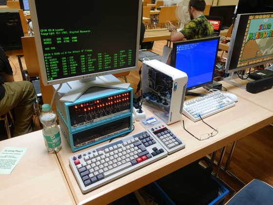 2025-08-019 - HomeCon 85, Retrolution 2025 - Altair 8800 mini und Commander X16