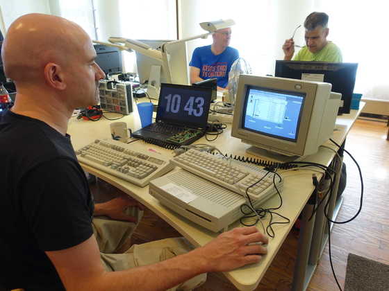 2026-07-007 - HainCon 13 - Guido mit Macintosh LC II