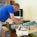 2026-07-013 - HainCon 13 - Joachim durchsucht CDs