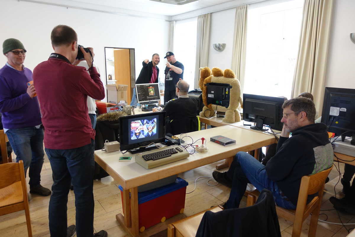 2025-03-089 - HomeCon 83 - Tomacco fotografiert