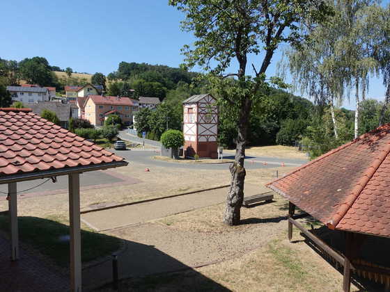2026-07-023 - HainCon 13 - Abgesperrter Dorfplatz